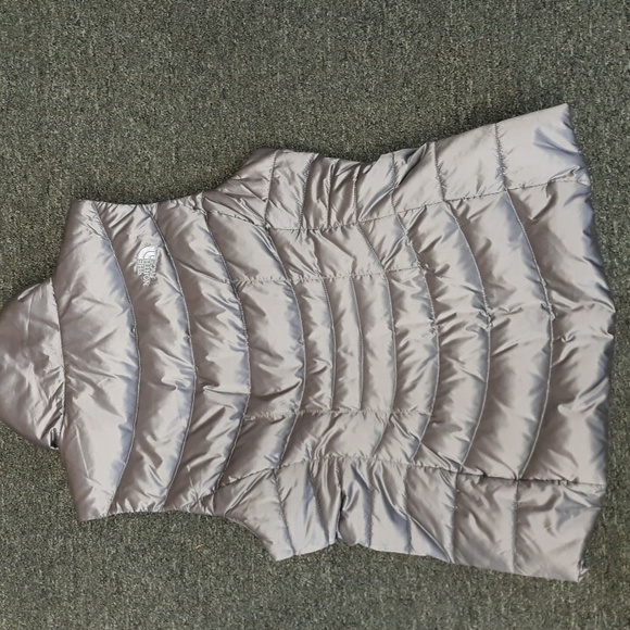 North Face 550 Down-Filled Vest - Picture 2 of 8